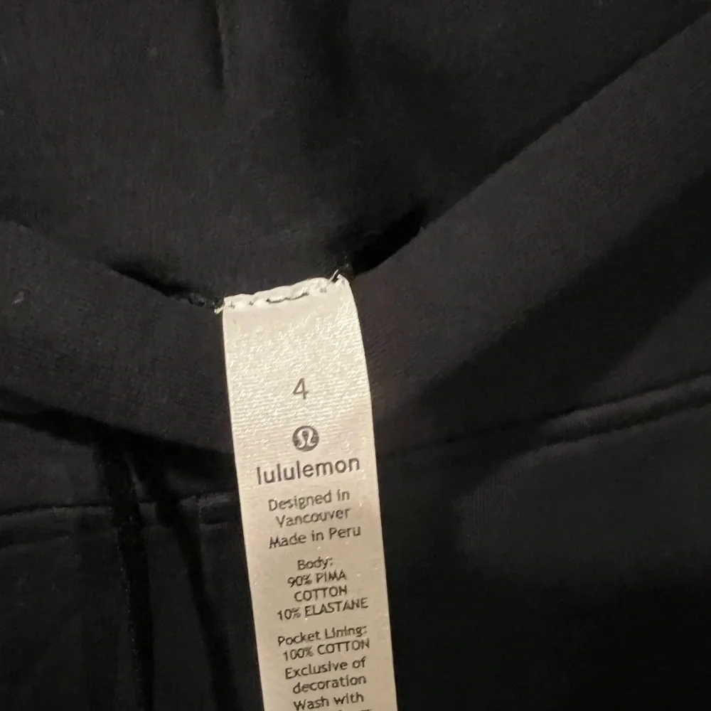 Lululemon Athletica Black Sweatpants with Elastic Waistband